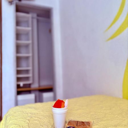 Hostal La Rosa Caceres Bagian luar foto
