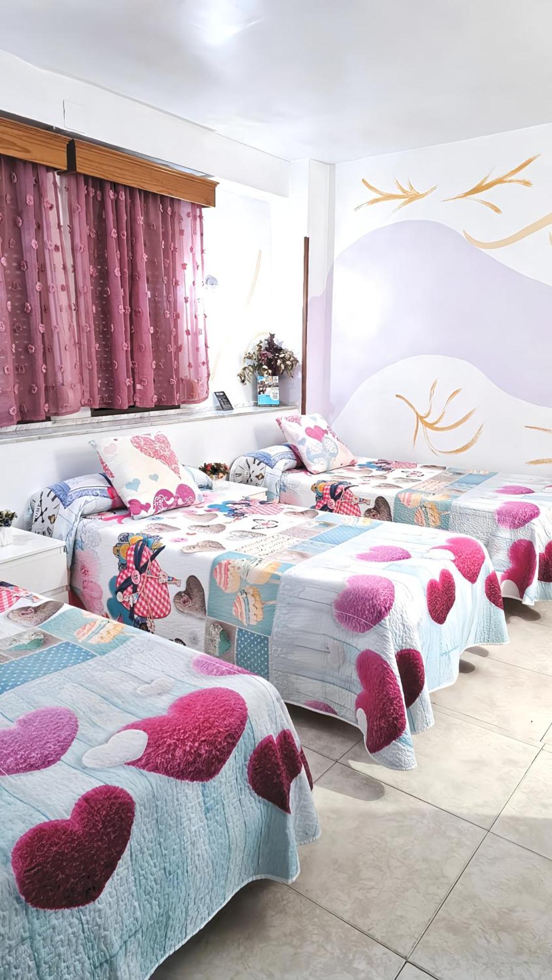 Hostal La Rosa Caceres Bagian luar foto