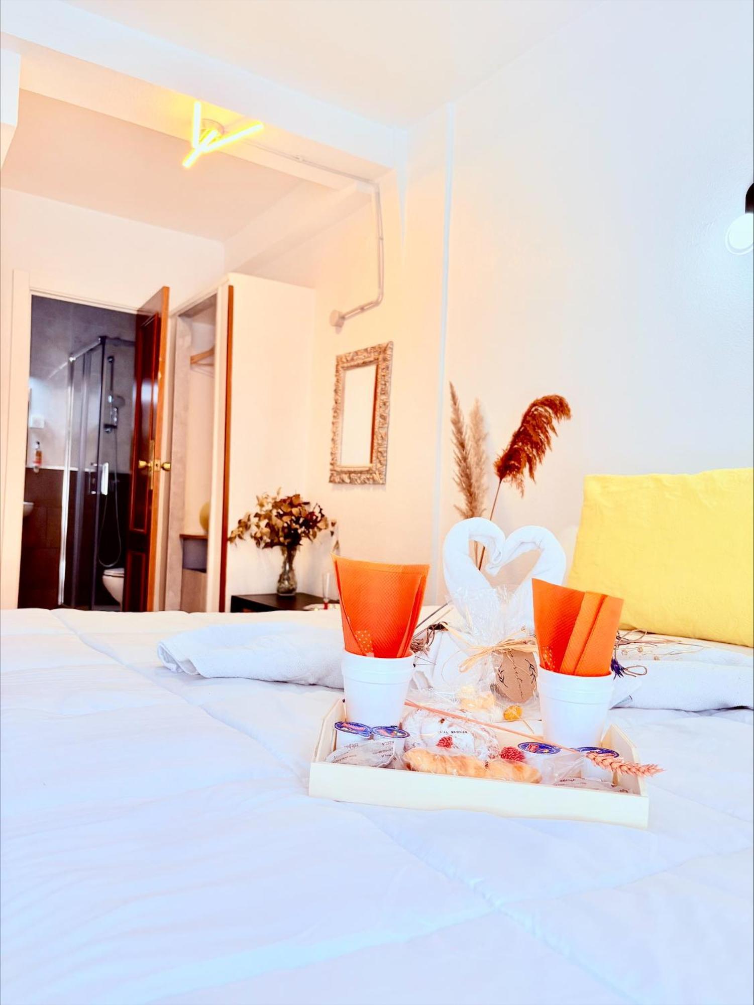 Hostal La Rosa Caceres Bagian luar foto