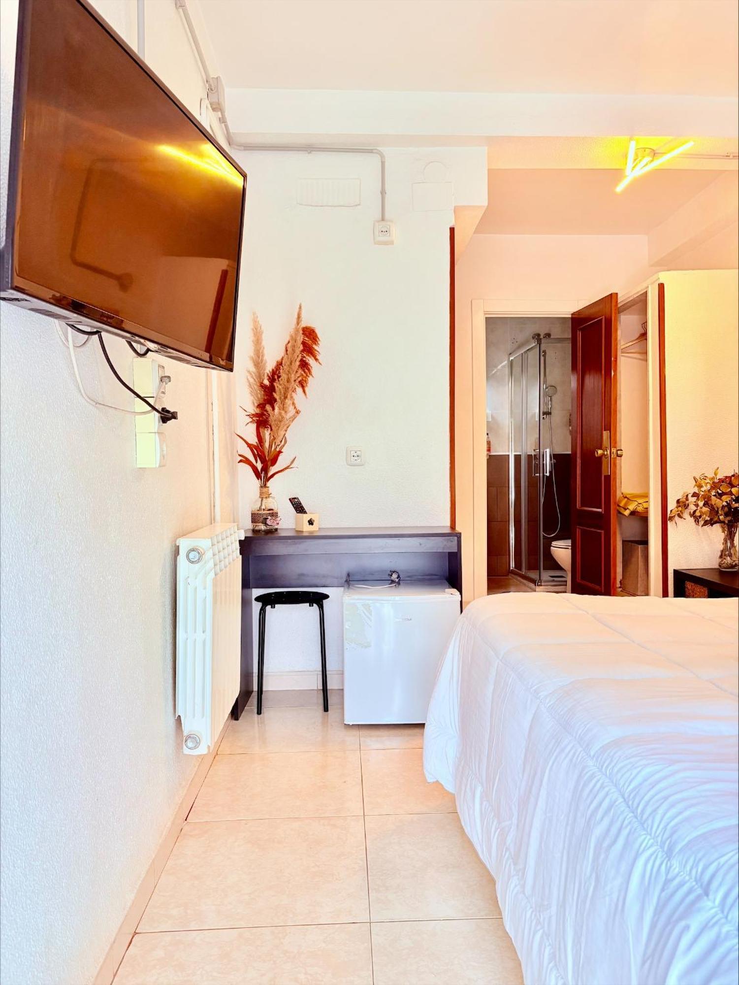 Hostal La Rosa Caceres Bagian luar foto