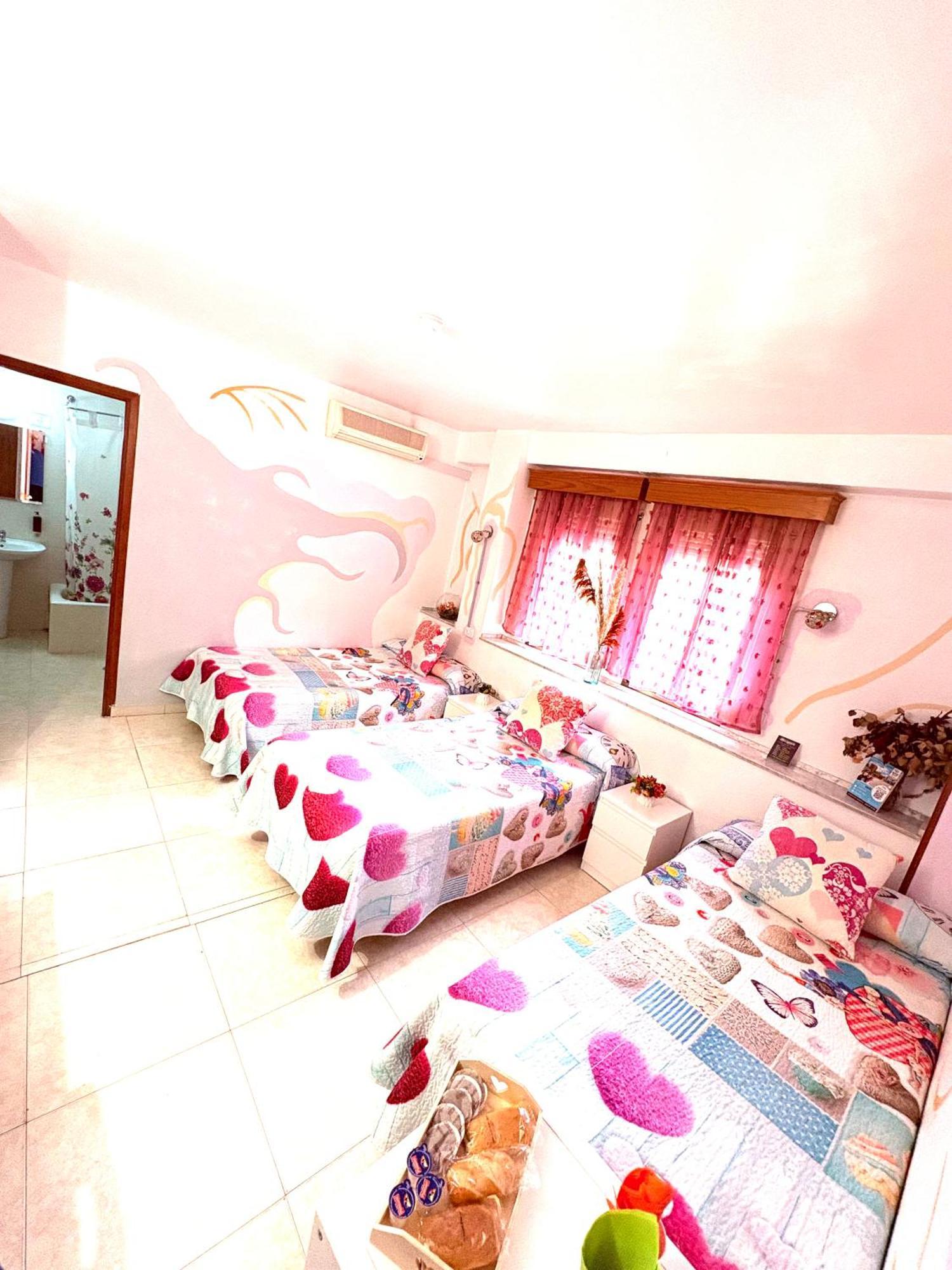 Hostal La Rosa Caceres Bagian luar foto