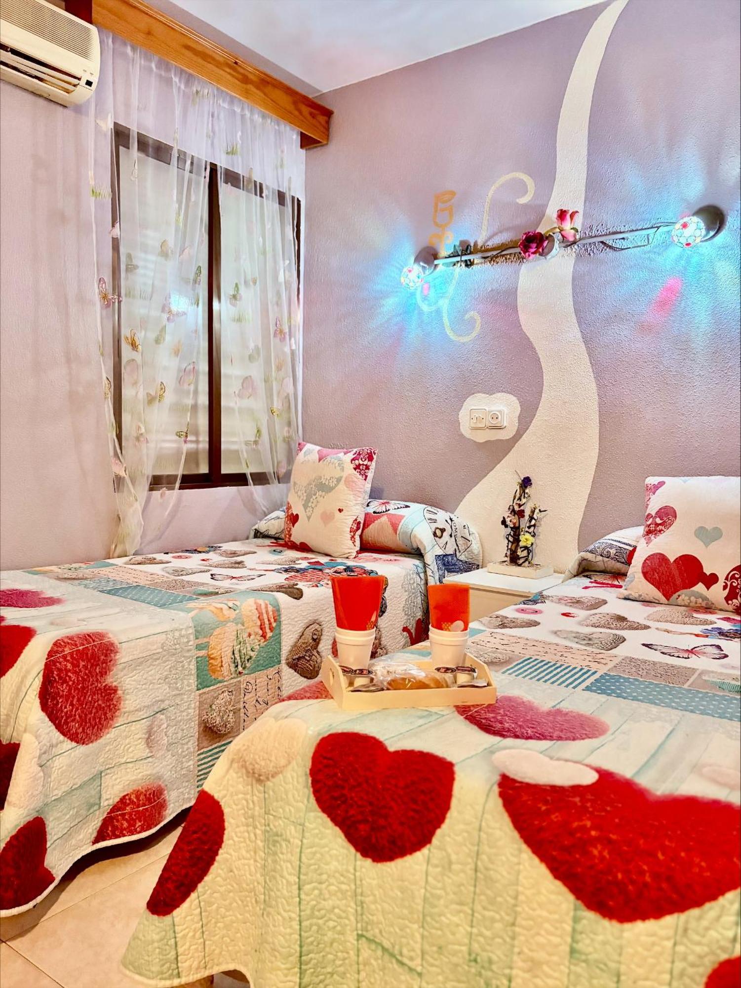 Hostal La Rosa Caceres Bagian luar foto