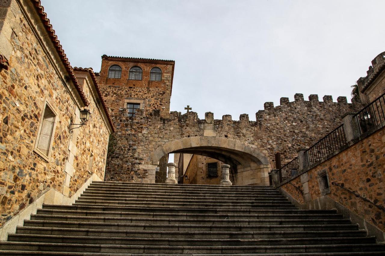 Hostal La Rosa Caceres Bagian luar foto